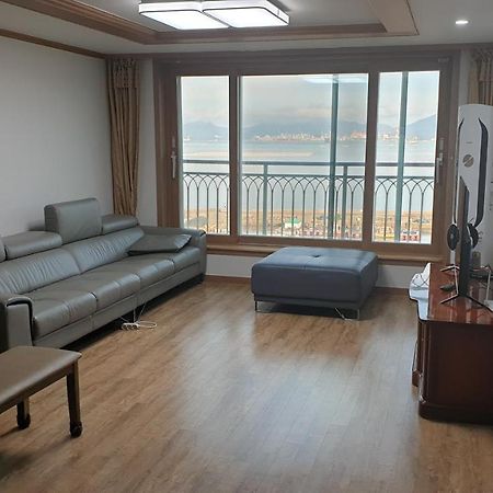 Geoje Seaside Two Floors Villa Exterior photo