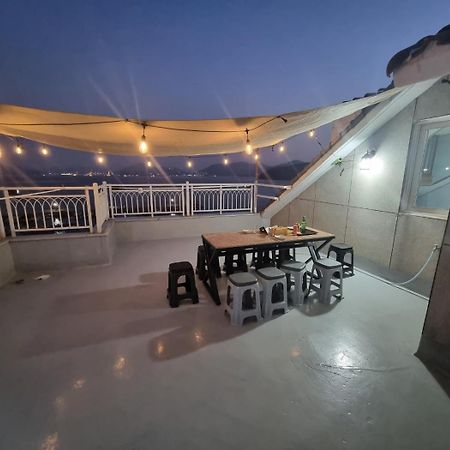 Geoje Seaside Two Floors Villa Exterior photo