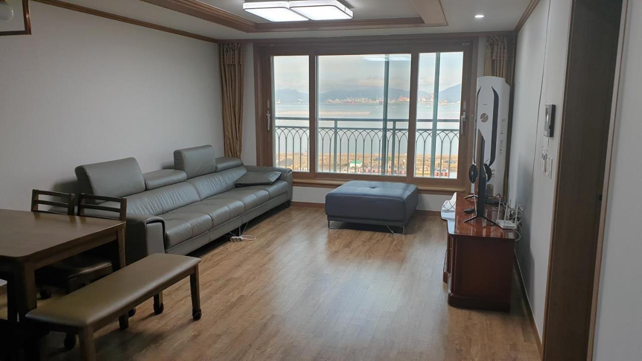 Geoje Seaside Two Floors Villa Exterior photo