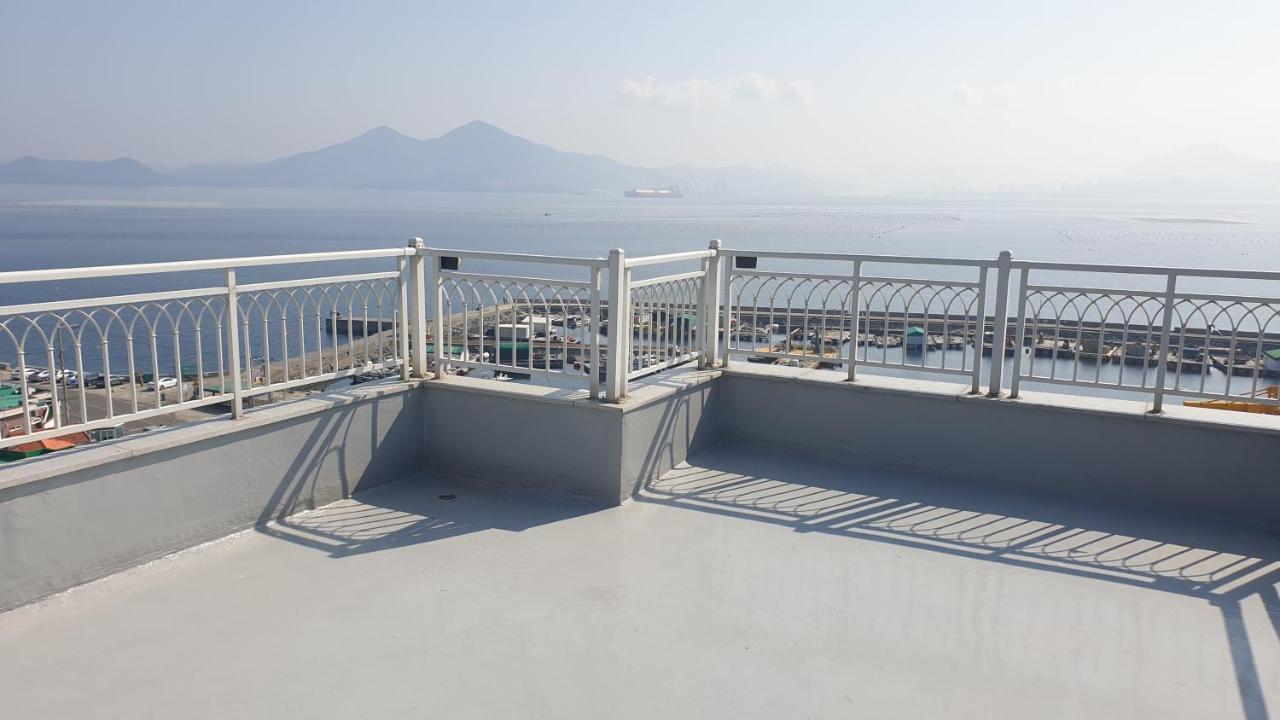 Geoje Seaside Two Floors Villa Exterior photo