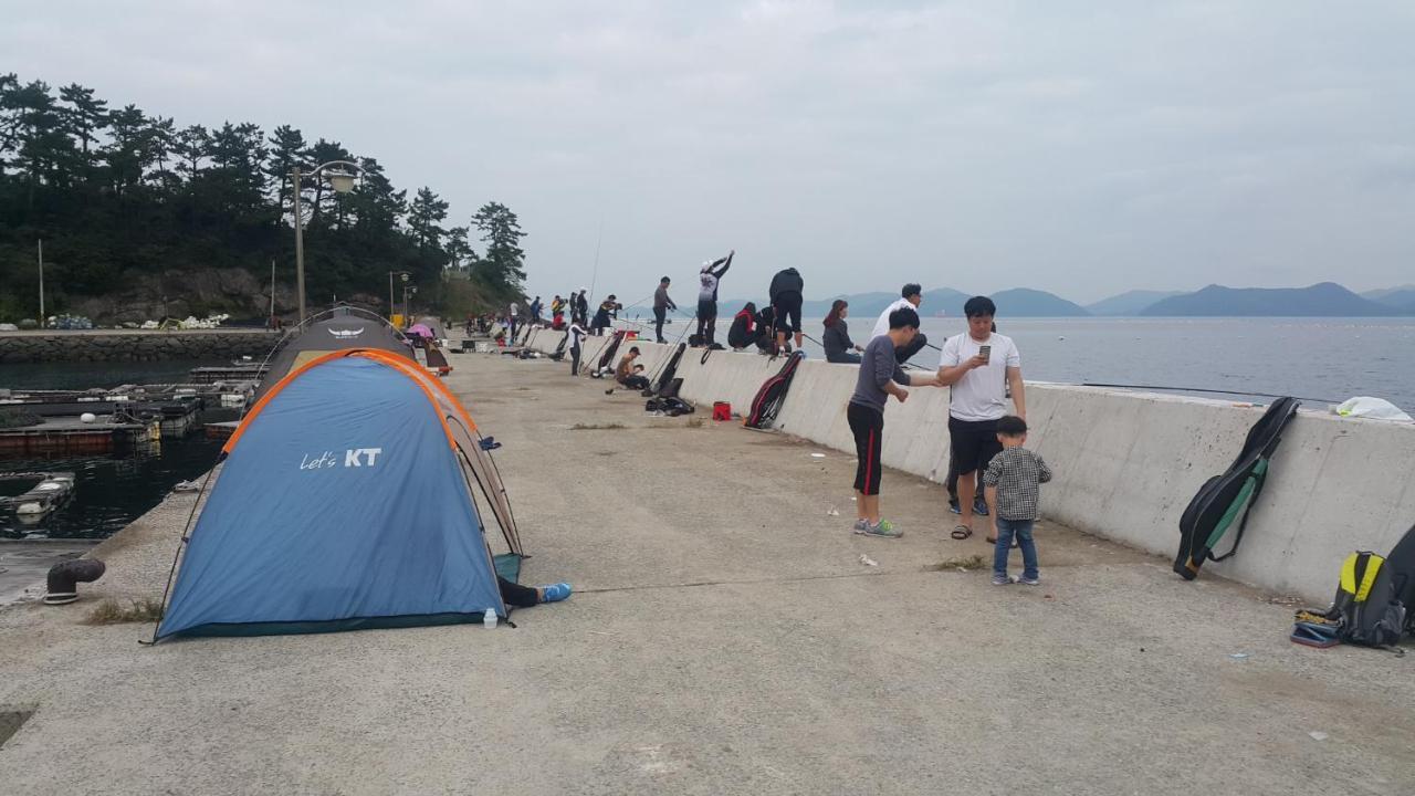 Geoje Seaside Two Floors Villa Exterior photo